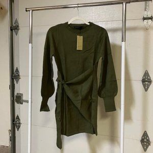 VTSGN Women's Green Long Lantern Sleeve Knit Sweater Dress M NWT